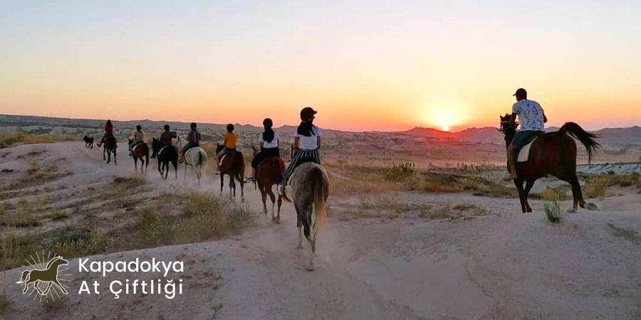 Kapadokya Gün Batımı At Turu